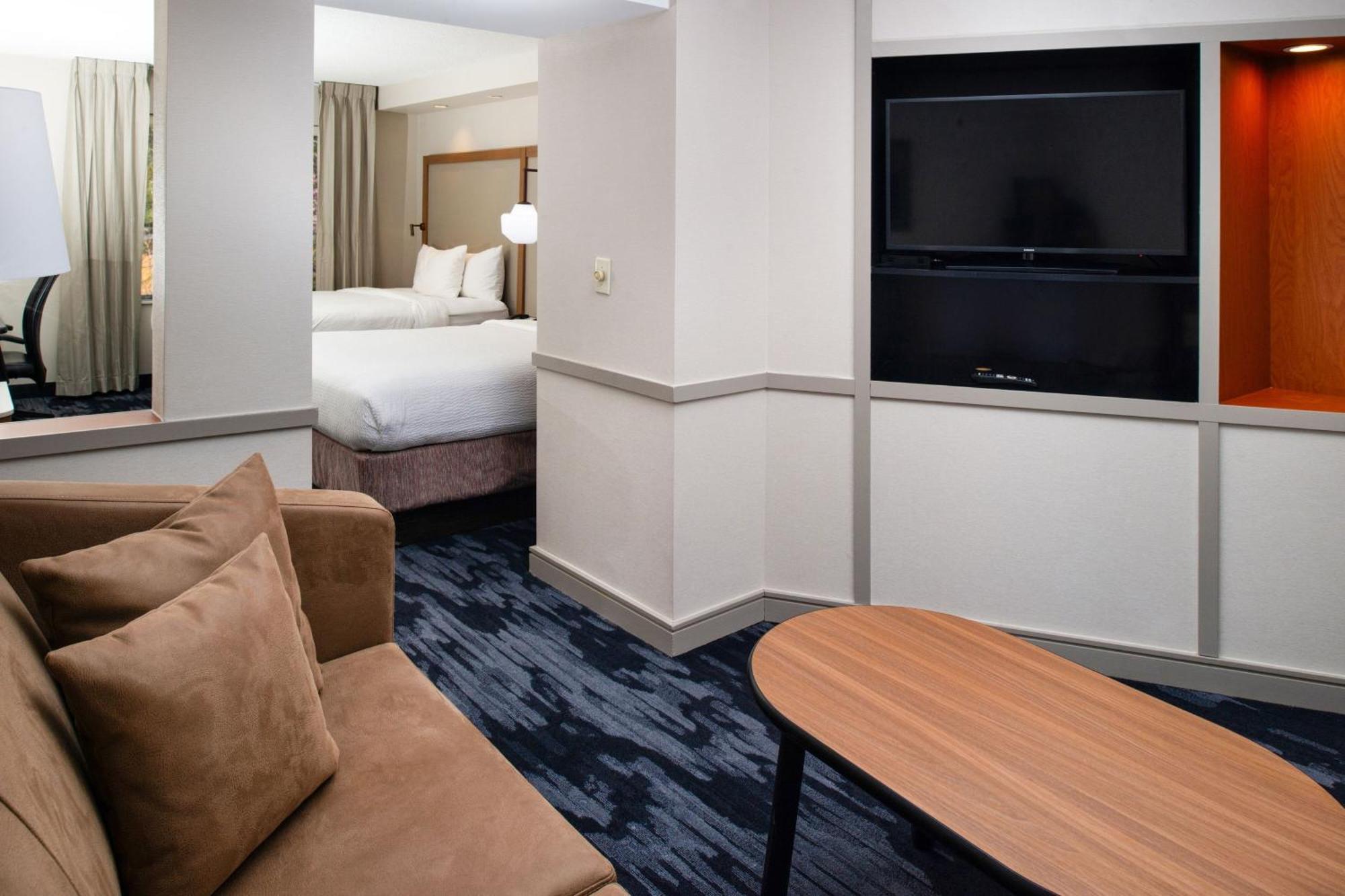 Fairfield & Wendover Hotel 3*
